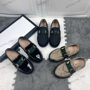 Gratis frakt pojkens avslappnade sneaker skor broderi web canvas loafers canvas sandal g låsande pricetown mocassin band band liten barn småbarn klänningskor