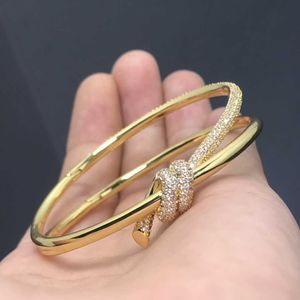 Heißes Tiffay-Armbandknoten neues Produkt mit Diamant V Gold Modedesign fortschrittliche Persönlichkeit Schmetterlingsseil umwickelt 0QTC