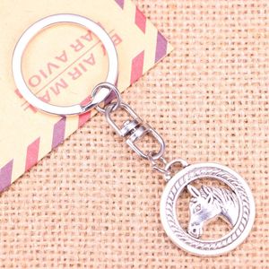 Anahtarlıklar 20pcs Moda Keychain 25mm Daire At Head Sagacts DIY Erkek Mücevher Araba Ana Zincir Ring Tutucu Hediye Hediye