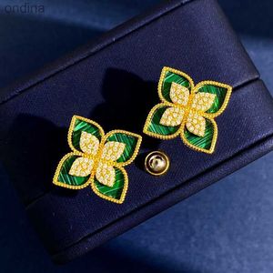 Stud Lucky Clover Designer Stud Earrings for Women 18K Gold Luxury Hollow Sweet Flower Bling Diamond Earring Ear Rings Earings Wedding Jewelry 240306