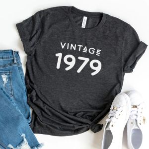 تي شيرت خمر 1979 Tshirt نساء 45 سنة عيد ميلاد هدية الفتيات الفتيات أمي زوجة ابنة حفلة Top Tshirt Cotton Streetwear Tee Shirt