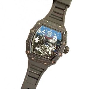 Moda luksusowe męskie zegarki designerskie zegarki gumowe zwykłe zegarek wina lufa 43 mm kwarcowe zegarek zegarki sportowe dla mężczyzn