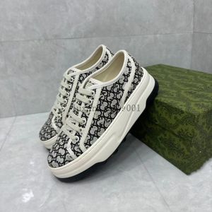 New Ivory and black canvas jacquard sneakers men Women Casual Shoes low-cut 1977 high top Letter High-quality Sneaker Beige Ebony Canvas Tennis Shoe Fabric Shoes 06