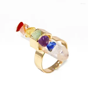 Klusterringar oregelbundna chipstenar Rensa kvartsring för kvinnor 7 Chakra Guldfärg Resizable Finger Jewelry Yoga Energy Balancing