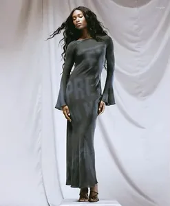 ドレスカジュアル女性レタープリントOネック長袖斜めのカットシルクドレス