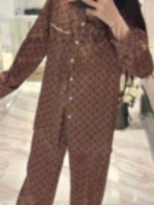 Calças femininas de duas peças Designer Sleep Lounge designer Novo Estilo Pijama de Seda Gelo Mangas Compridas Amantes de Alta Qualidade Roupas Masculinas B1SP 1ACL