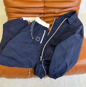 Vintage Pants Windbreaker Jacket Set Women Designer Tracksuits Letter Badge Coat Ytterkläder Bred Pant Casual Suit