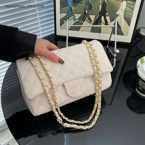 Tasarımcı Moda Çantası Lingge, kadınlar için küçük kokulu rüzgar çantası yeni zincir moda ve çok yönlü basit zarif tek omuz crossbody