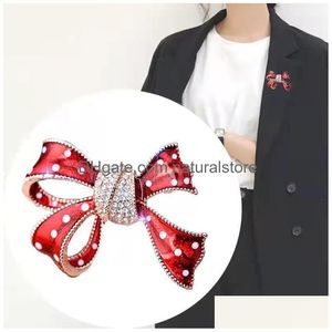 Pimler, broşlar moda bowknot broşlar kadınlar için klasik rhinestone yay düğümü çiçek parti ofisi broş pimleri kırmızı kristal zarif sca dhci5