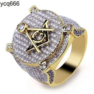 Hip Hop lodowane VVS Moissanite Champion Pierścienie Niestandardowa biżuteria Grawerowana List Silver Men Square Anniversary Ring