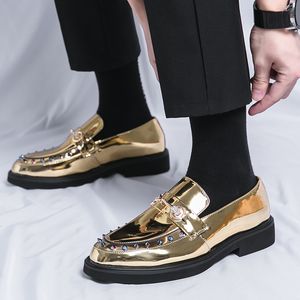 European and American Rivet Pointed Loafers Men PU Horsehead Buckle Decoration for Comfortable Men Business Casual Shoes