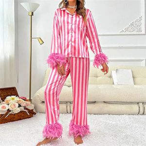 Pigiama in raso Y2K da donna, camicia monopetto a righe rosa con decorazione di piume e pigiama pantaloni lunghi 240306