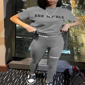 Trailsuit Women Pants Suit Kadınlar İki Parçası Jogger Set Yeni Harfler Baskılı Kısa Kollu Seksi Moda Taytlar Takımcılar Yoga Pant Essentialsweatshirts Tshirt Cimd