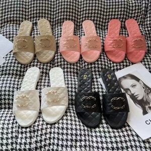 2024SS Paris Designer Women's Slippers Summer Beach Channel Luxury Channel Plaid Fashion Flats Flats Flats Printed Letter Flip-Flops Size 35-42