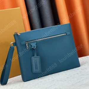 2024 NOWOŚĆ MODY KLASYKI KLASYJNE Luksusowy projektant marki iPad Clutch torebka Kobiet Man Man Retro Straż skórzana torebki Women Vintage Clutch Messenger Torebka