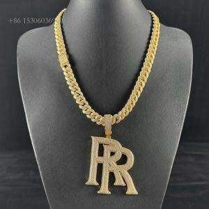 Bussar ner anpassade smycken Sier Gold Plated Hip Hop Name Letter Iced Out Moissanite Pendant