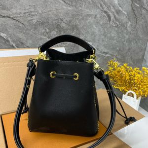 Bucket Bag Luxury Handbag Designer Women's Shoulder Fashion Checked Leather Pull String Totes Bags Classic Pop Crossbody Bags