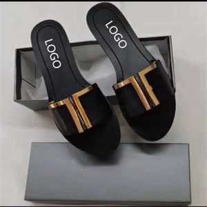 2024 New Slippers Hardware Buckle Spring Summer Designer Casual Flat Shoes Sandals Popular Womens Slides 7 Colors