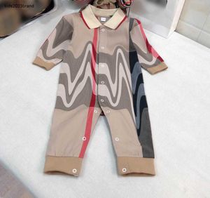 Ny nyfödda jumpsuits designer småbarnskläder storlek 59-90 långärmad baby krypande kostym spädbarn bomull pläd lapel bodysuit 24mar