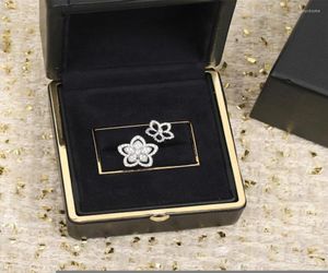 Cluster Ringe Hohe Qualität Modeschmuck Dame Kirschblüte Kreuz Ring Blume Hochzeitstag Exquisite Geschenk Girl7708772
