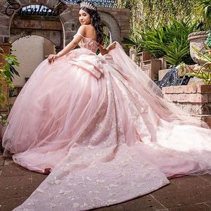 Rosa av axeln 3d fjäril båge boll klänning quinceanera klänningar illusion kristall pärlor korsett vestidos de 15 anos