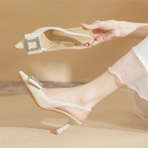 Sälj Sandles Heels Women Summer Sandal Women Diamond Straight Line Slippers Sandals Shoes Flip Flop Fenty Slides 240228