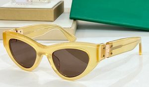 Cat Eye Sunglasses شفافة بني 1142 ظلال النساء Lunettes de Soleil Vintage Glasses Occhiali da Sole UV400 Eyewear
