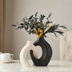 2st Flower Vase Home Decoration Accessories Ceramic Vase for Dried Flowers Interiörbord Ornament Dekorativ porslin Vas 240229