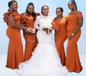 2022 Brautjungfernkleider im Meerjungfrau-Stil in gebranntem Orange, langes schwarzes Mädchen-Brautjungfernkleid mit Rüschen, elastischem Satin, für Hochzeit, Party, Übergröße, O2329335