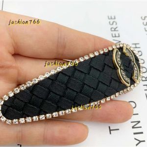 Hair Clips Barrettes Famous Women Designer Brand Letter Mark Clips Luxury Black White Water Drop Barrettes Hairpin Charm All-match Hairclips Christmas Hairjewelry