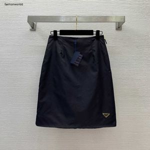 Designer skirt Women pleated skirts brand skirt fashion triangle logo woman vacation sexy shorts mini skirts womens travel clothing Mar 07