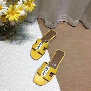 Sandalen Oberbekleidung Neue Schuhe Frauen Sommer 2024 Mode Oranss Flacher Boden echter Leder Lady Typ Tourismus Strand Slipper Ein Designer Wort 34-43 6Pqi