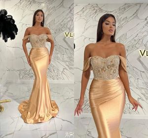 Underbar Champange Arabic Dubai Evening Dresses Off-the-Shoulder Mermaid paljetter Prom Dress med pärlor veckade långa kläder de soriee