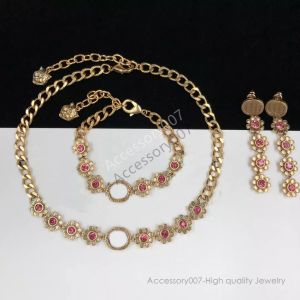 дизайнерские ювелирные браслетыЛучшие роскошные дизайнерские ожерелья для женщин Продукты Латунные ожерелья Качественные браслеты из 18-каратного золота Поставка модных ювелирных изделий