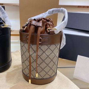 2021 Women Luxurys Designers Stuff Sacks Drawstring Leather Shoulder Satchel Clutch Bags Lady String Barrel-formade vanliga handväskor 301i