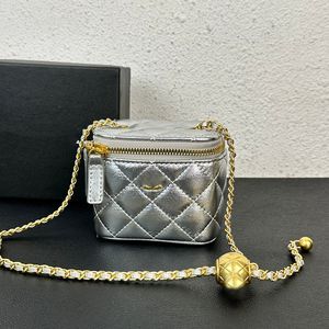 Mini makyaj çantası altın top kutusu çantalar 11.5cm moda kadın omuz çantası kuzu derisi elmas kontrol altın donanım metal toka lüks el çantası matelasse zincir crossbody cüzdan