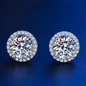 Erkekler Kadın Moissanit Küpe S925 Gümüş 0.5CT 1CT 2CT Yuvarlak Moissanite Elmas Küpe Çıtaları Erkekler Kadınlar Güzel Hediye