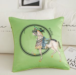 All-Match Modern Simple Tribute Satin Tryckt Big Horse Pillow Home Soffa Seat Cushion Exempel Rum Bedsett Ryggstödkudde