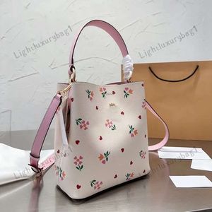 Nya Totes väskor Kvinnor Designer väskor Luxury Handväskor Kvinnor Klassisk Mollie Flower Buckle Bag Fashion Shopping Shopping Shoulder Crossbody Lager Tote Purse 240307