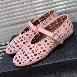 Runway Women Plat Net Ballet Flats Round Toe One Belt Buckle Strap Spring Summer Outside Walking Hot Sale äkta läder Högkvalitativ kausal loafers Kvinna