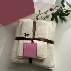Nuovo set di asciugamani Asciugamani in velluto corallo Asciugamani per il viso Asciugamano da bagno assorbente di lusso unisex per uomo e donna 16 colori