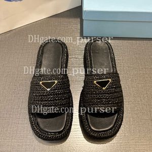 Sandaler 2024 Summer Designer Sandaler Lyxiga tofflor Kvinnor Sandaler Guld Buckle Black Brown Woven Women Slides Casual Sandals Slides kil