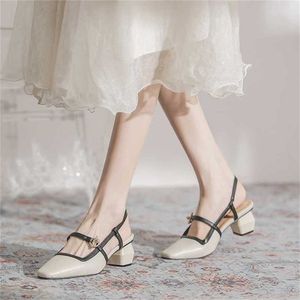 Hot Sandal Women Women Sandália grossa em forma de nicho Design High Sapatos para mulheres Cor Combinando Moda Baotou Sandals 240228