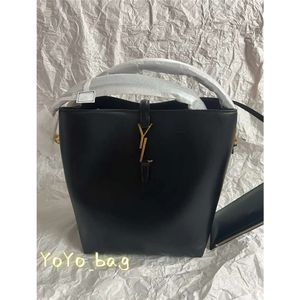 Borsa tote di design Portafoglio a tracolla in pelle solida Progettato specificamente per le donne Secchiello a tracolla di alta qualità