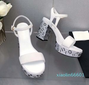 2024 Sandal Paris Fashion Brand Slipper Designer Women Sexy High Heel Sandals High Heels Shoes