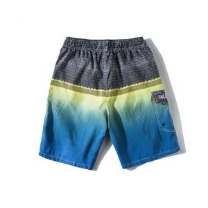 2024 Summer Gradient Beach Surfing Calças, shorts casuais masculinos, calças de 5/4 de tamanho grande impresso