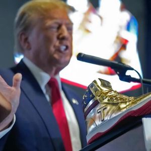 Trump Shoe Gold Sneaker Booper Men High Top Never Surrend Shoe Sport Basketball Luxury Casual Shoe Trener