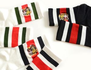 High Quality Designer Men's Cotton Socks Tiger Embroidery Mid-high Tube Leisure Sports Hip Hop Black White Sock