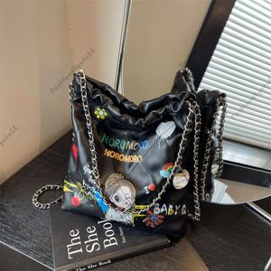 Kreativ och personlig tjejkedja Väska Fashion Bag 2023 Summer Korean Edition Bucket Bag Tryckt axelväska