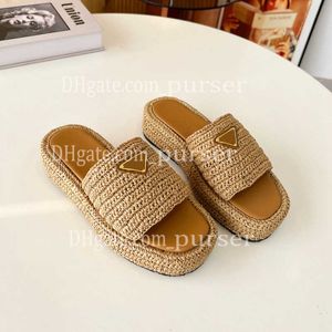 Slippare kvinna svart naturlig flatform sandal vävd toffel plattform virkning mule halm glid flip flops chunky botten sommar strandhus gummisula